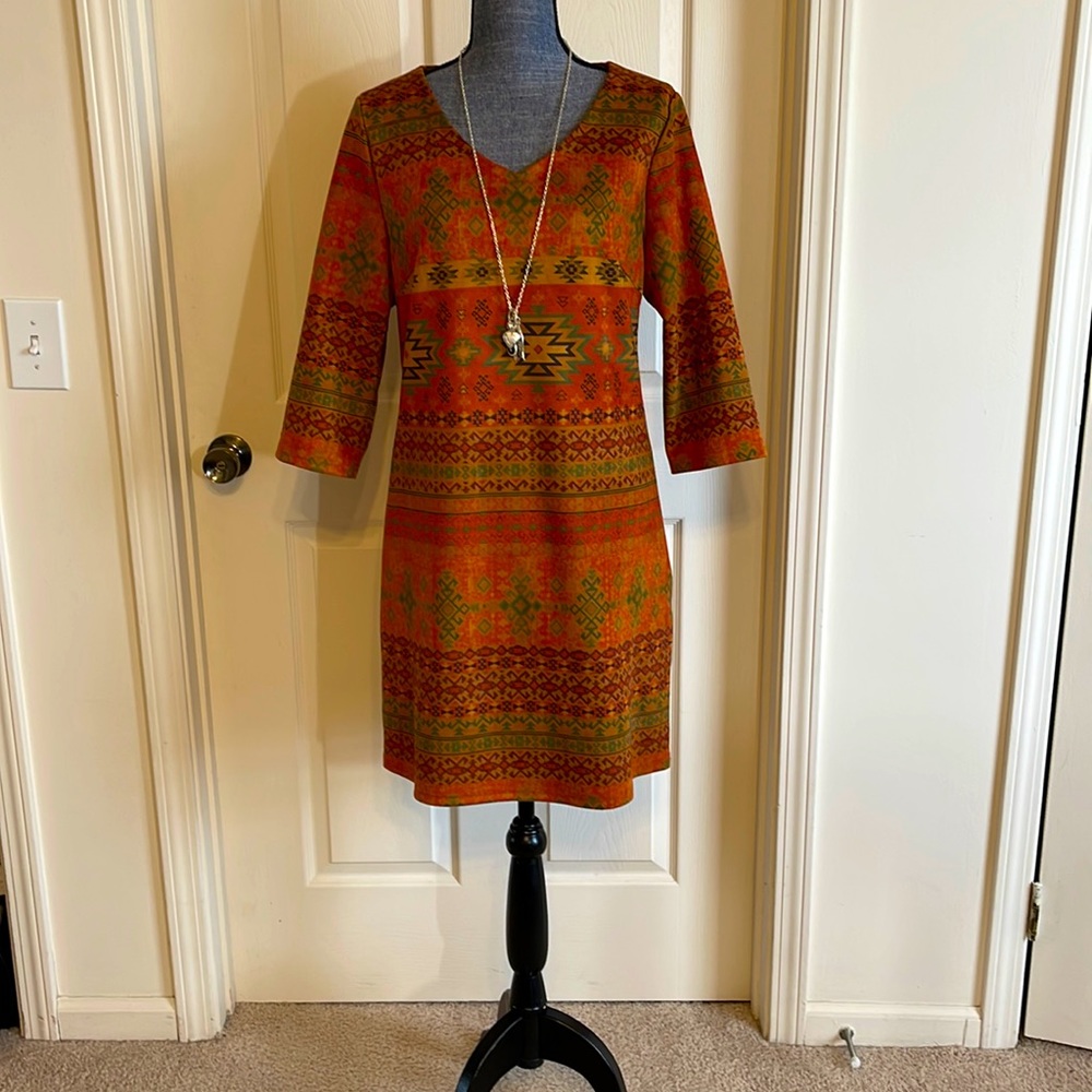 Dor Dor, size L,mini, color apricot, 3/4 sleeves, slight stretch, V neckline